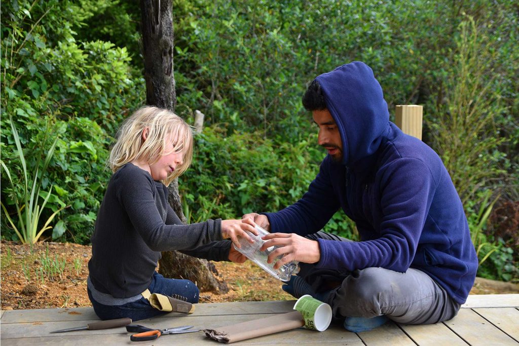 John y Curent, juegos al aire libre en Nueva Zelanda Voluntariado Workaway con Parche y Le Cuento en Nueva Zelanda