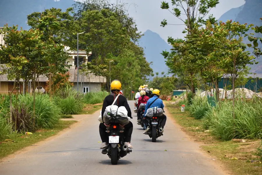 Motos en la ruta de Ha Giang