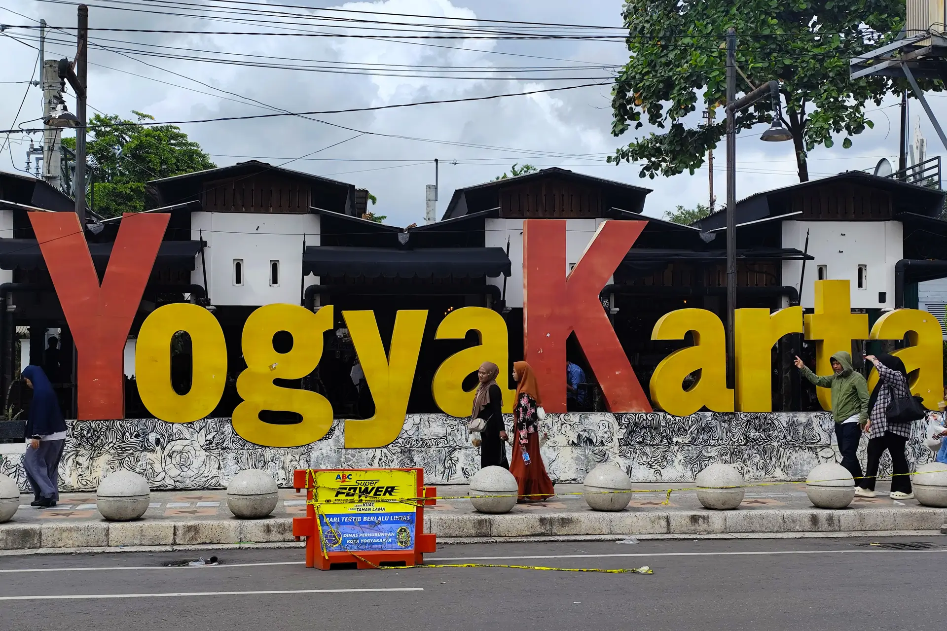 Viajes a Indonesia desde Sudamérica - Estatua Yogyakarta